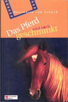 Das Pferd wird noch geschminkt